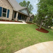 Elevate-your-landscape-with-professional-mulching-Destin-FL 1